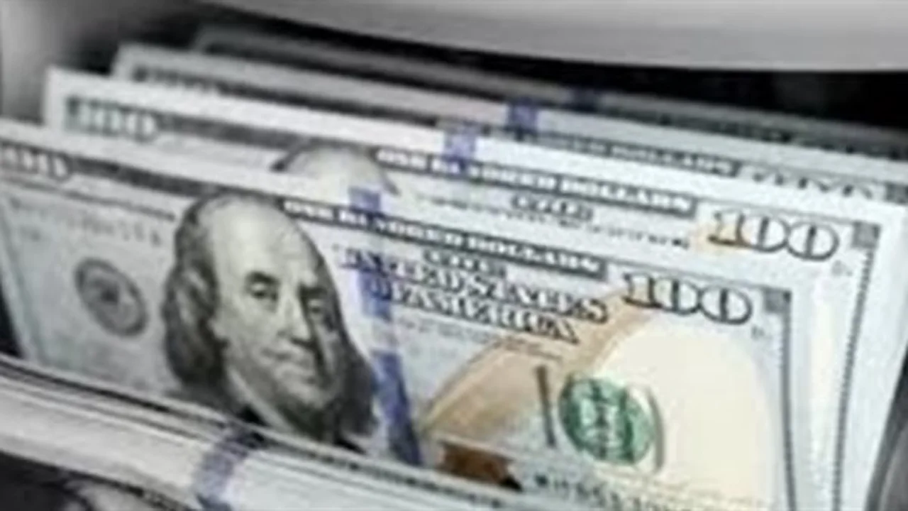 تغيرات أسعار صرف الدولار مقابل الجنيه في البنوك خلال تعاملات الأحد 15 مارس